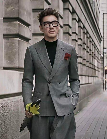 胡兵的秀场办到好六街经典黑白配被胡兵拿捏得死死的，气场全开帅到失语 