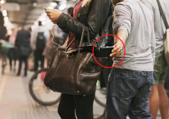 听说在欧洲，小偷之间居然有个不成文的规定，能偷中国游客的钱和东西，但绝对不能碰中