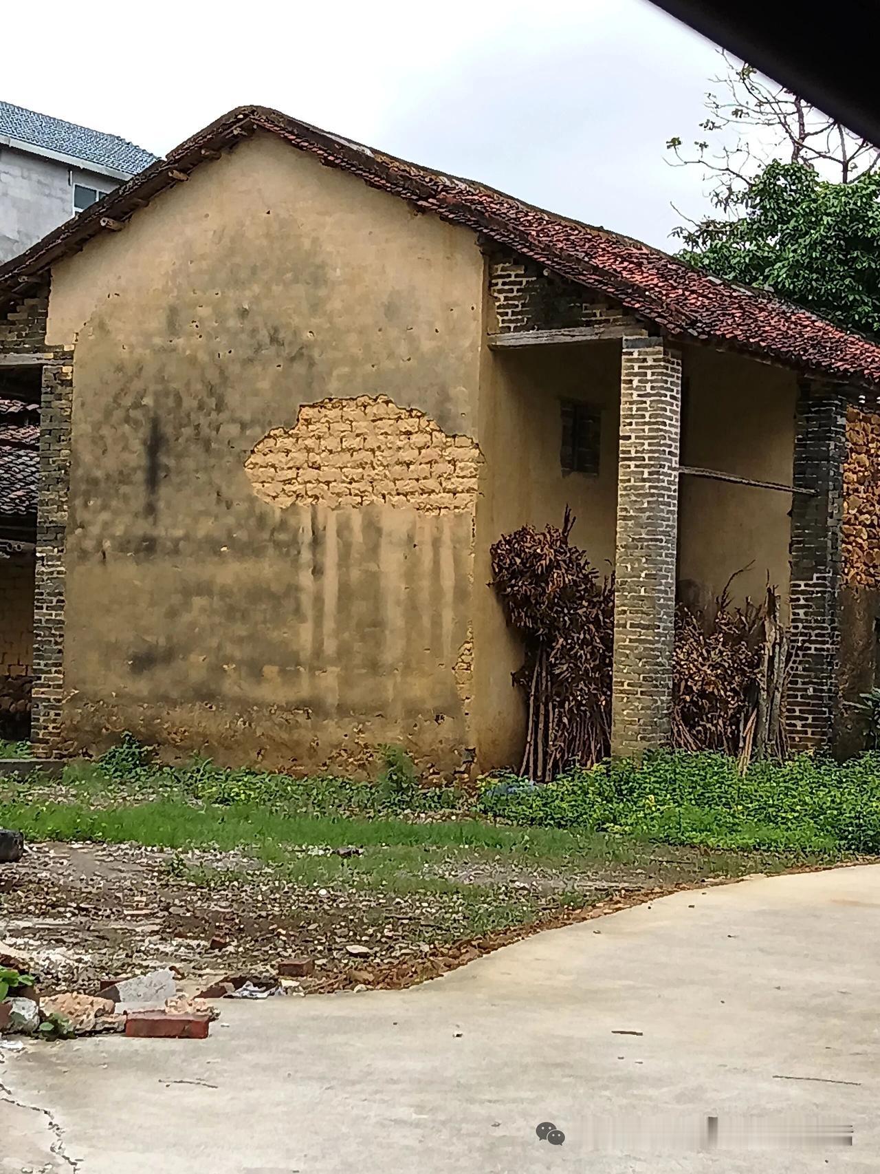 晒图笔记大赛 粤西人对风水笃信不疑，究其根源，是往昔当地极为贫困，生活质量欠佳。