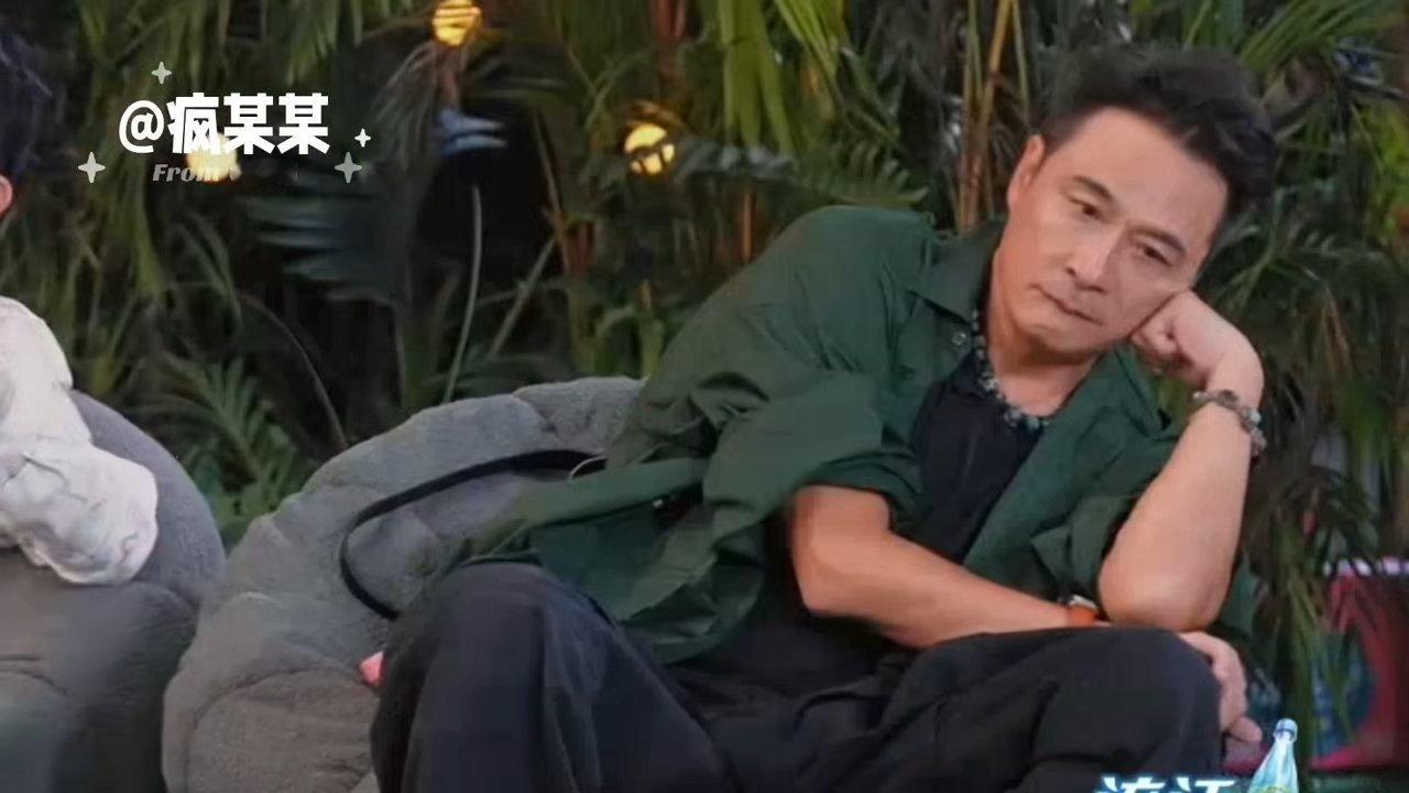 郝蕾吴镇宇审问压迫感 郝蕾和吴镇宇配合审问的样子，像两个经验丰富的刑警。艺员是嫌