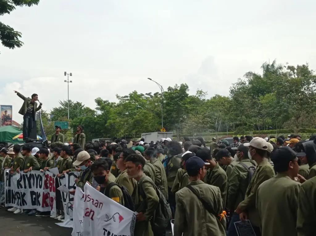 核心技术全撤，印尼经济瘫痪了？普拉博连夜向中企求援！
 
8月3日，印尼政府公布