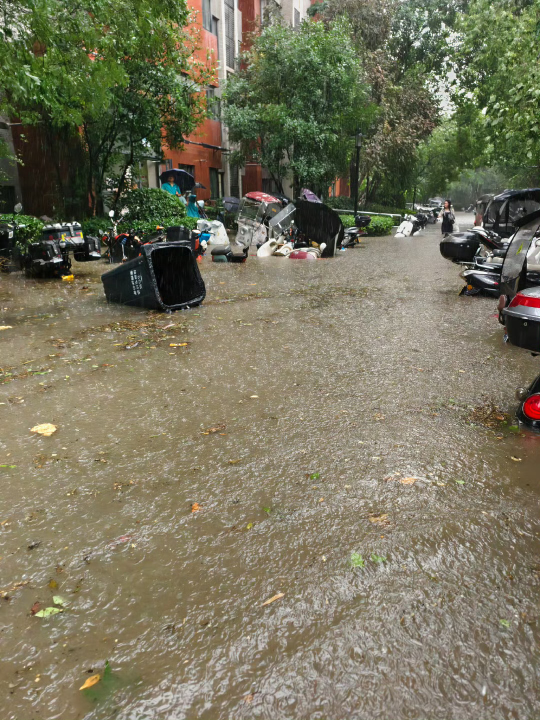 西安暴雨，这是我在内陆城市应该看到的吗？朋友说自家小区都停电了
