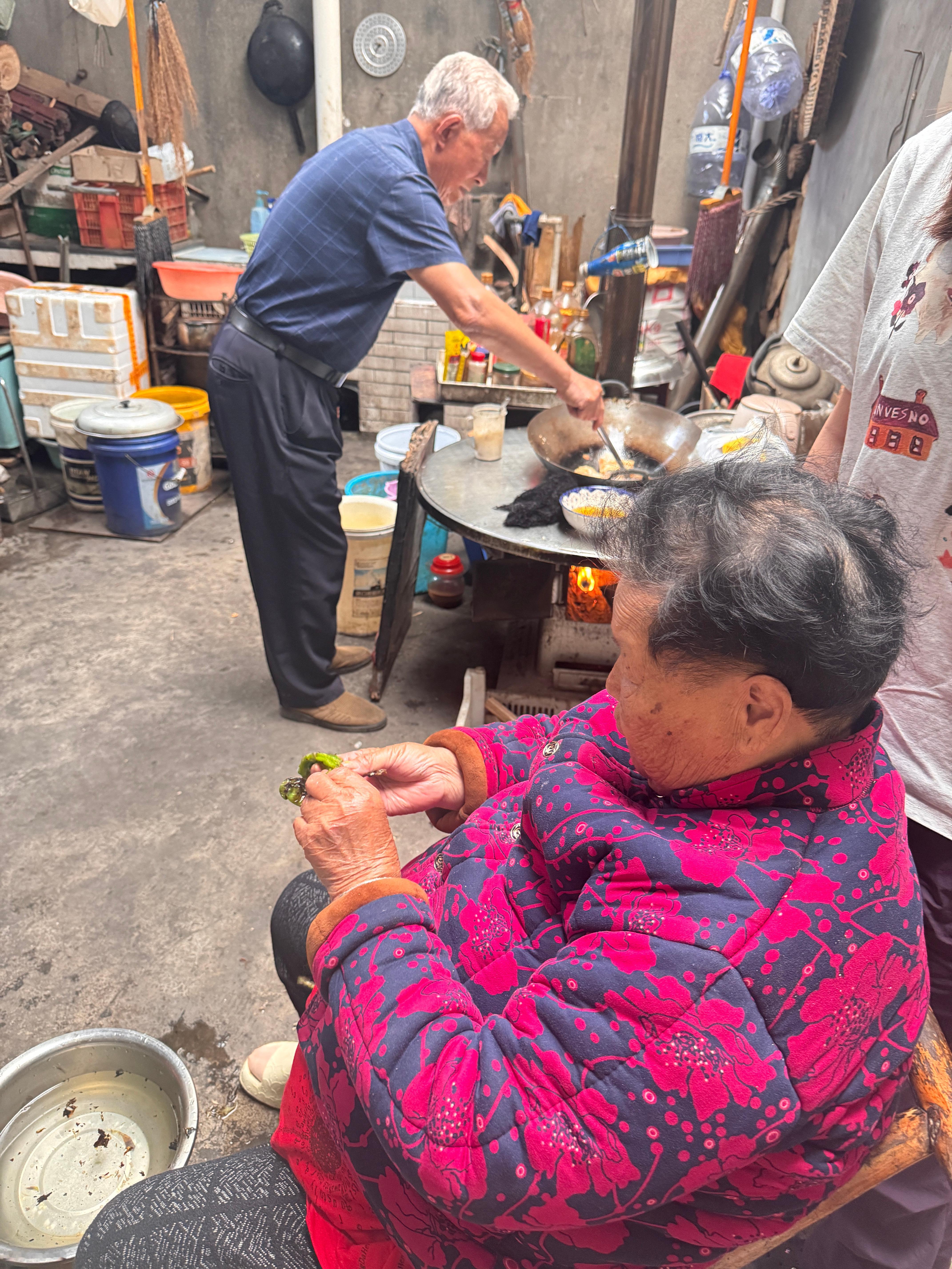 每次来爷爷奶奶家就像回到小时候了[泪] ​​​