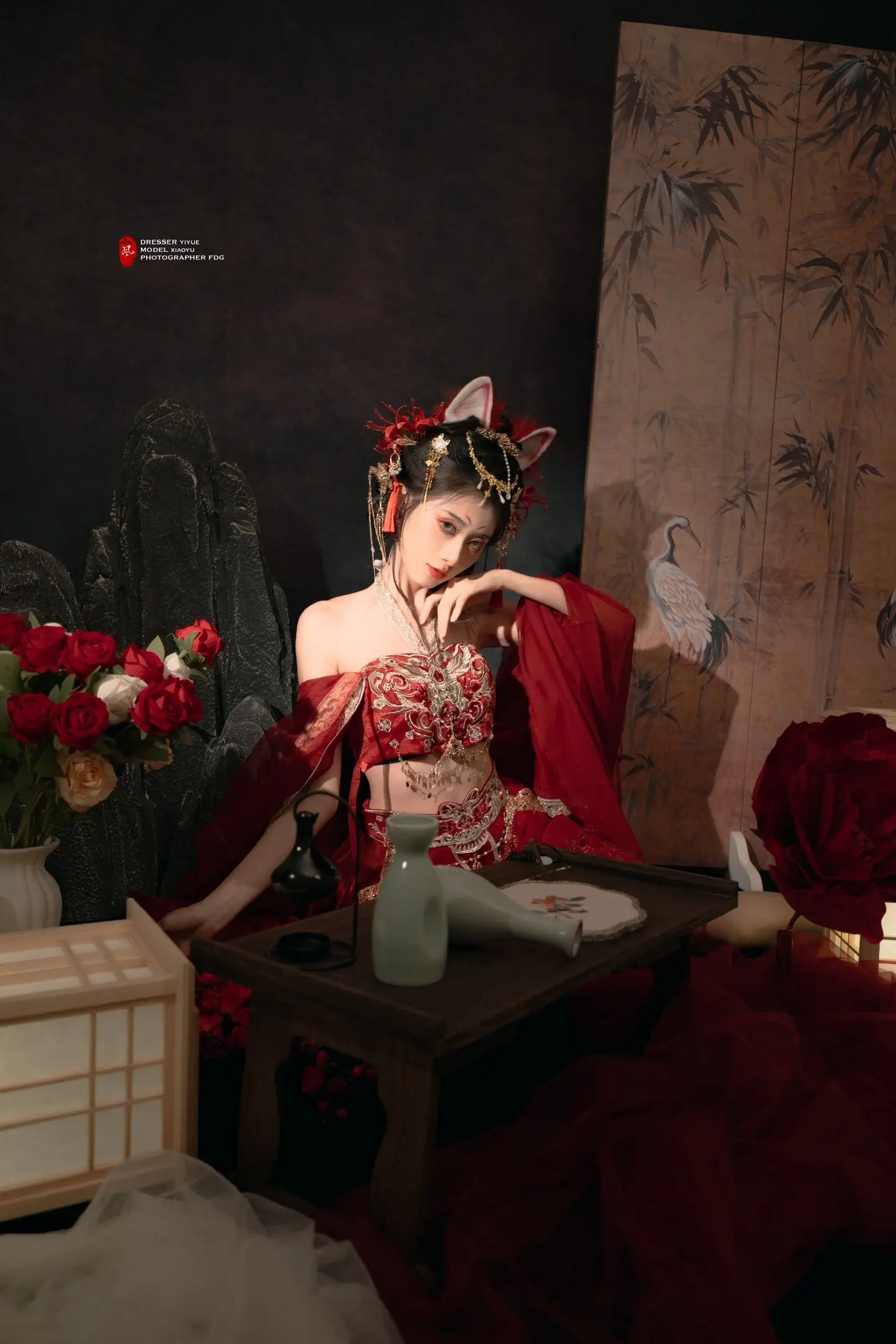 索尼a7m4创作的一组狐妖。灯光用的500瓦（环境）+300瓦（侧面）...