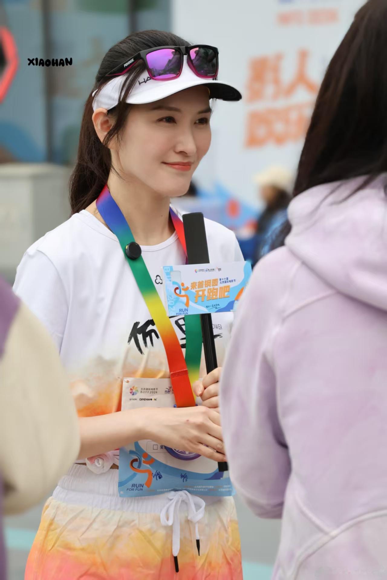 王俊凯没骗人徐洁儿真去马拉松了徐洁儿去跑马拉松了  王俊凯认证的“运动员型演员”