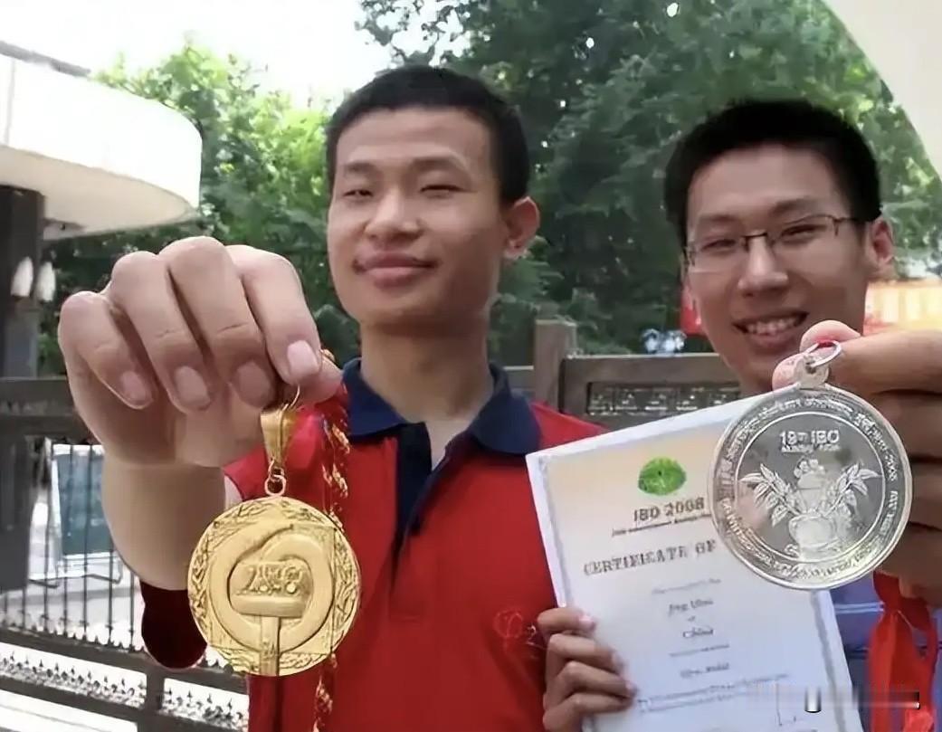 《韦神韦东奕是浙江人才还是山东人才？》
        在当今追名逐利的社会浪潮