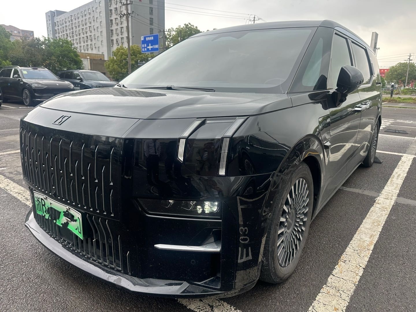 极氪009开了5万公里，当决定要卖车了就不要太在意保值率了，二手车的实际价值取决