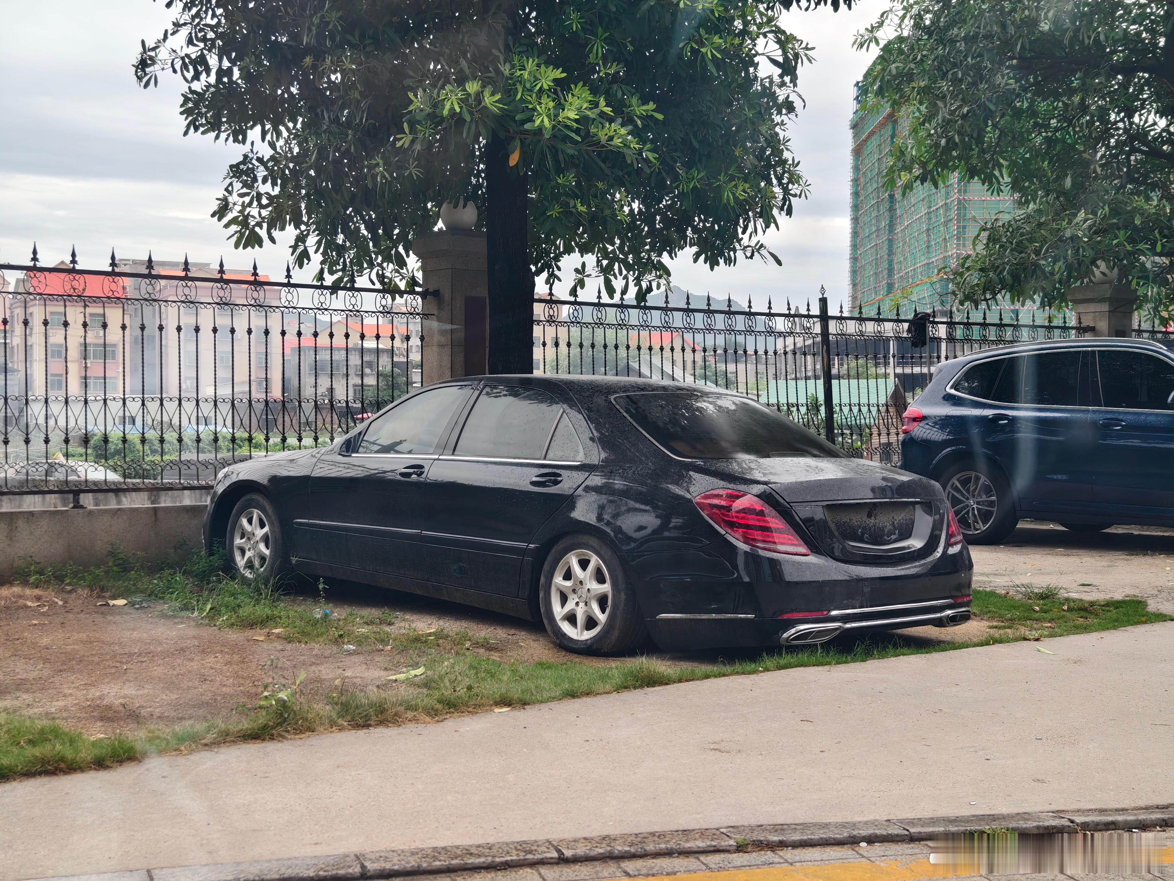这样的奔驰S没见过吧？W221改W222常见W220改W222那是第一次见 ​​