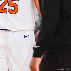 5月7日，NBA季后赛继续进行，纽约尼克斯队再次赢球扩大领先。布伦森得到26分和