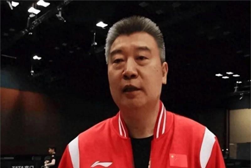 我刚知道，某平台一位不愿出镜的解说老师，在私下饭局聊起球员时感叹：国乒教练组突然