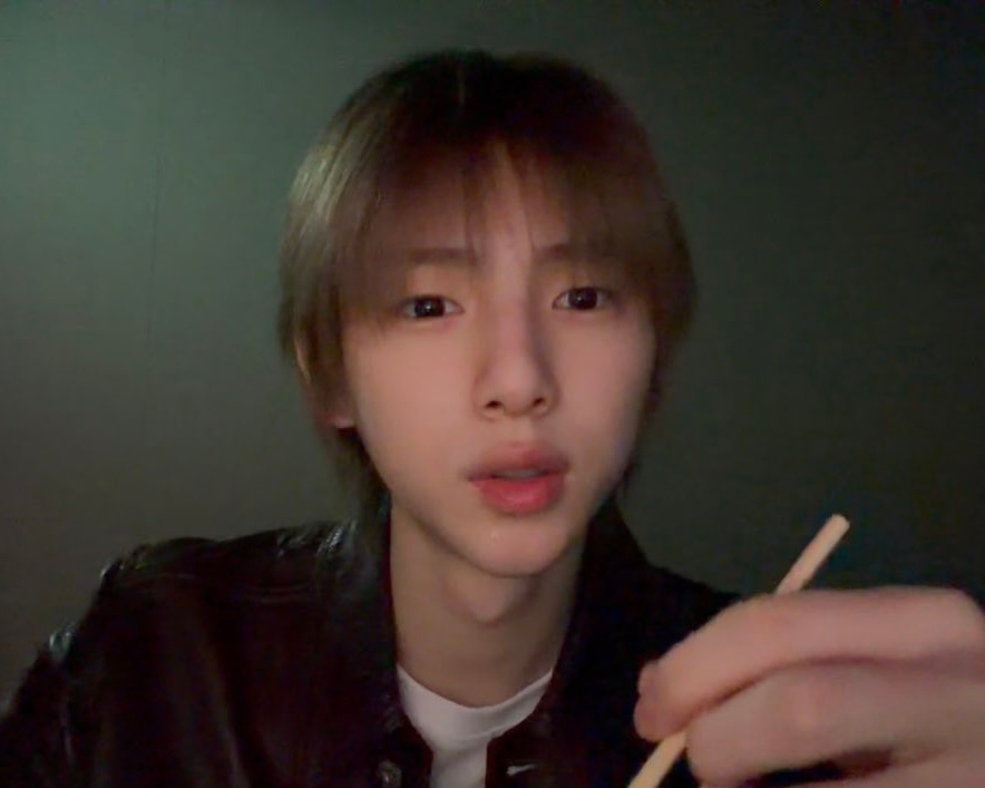 -金主训的小心思真的藏不住🥹🥹染了新发色就是要第一时间直播报备