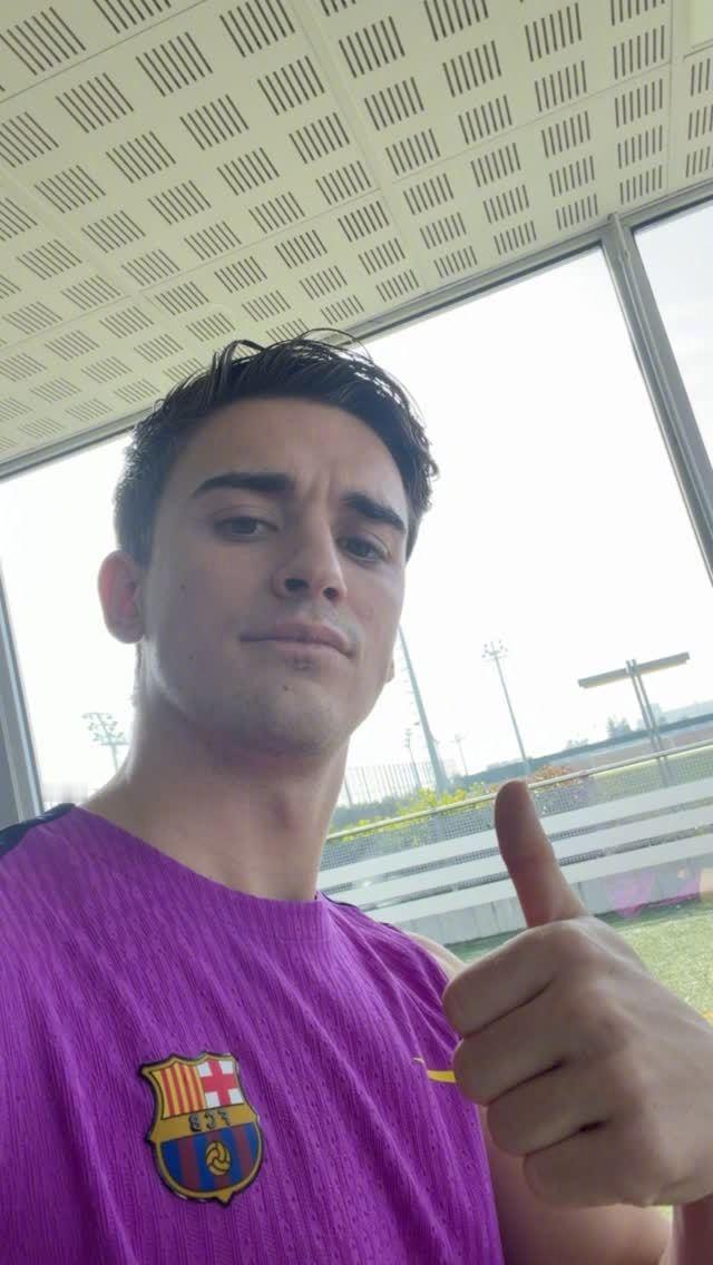 👍🏻加维为culer萨迷 点赞🤳🏻帅哥自拍从来不挑角度，打开原相机咔咔就