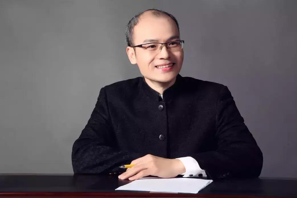北京四中黄校长：一个好的老师，一定会到学生喜欢，家长喜欢，学校喜欢！
那么同理：