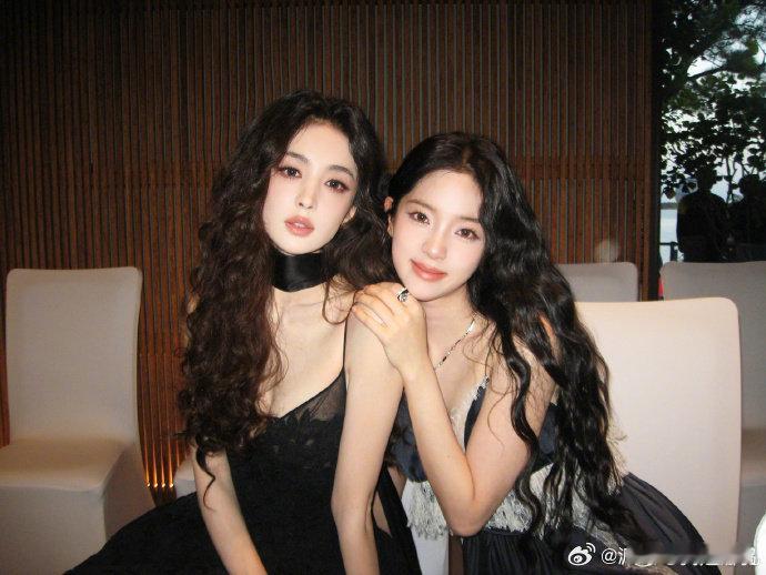 娜扎玉茗茶骨当家女主气场刷到《玉茗茶骨》预告，直接被侯明昊和娜扎营造的氛围感击中