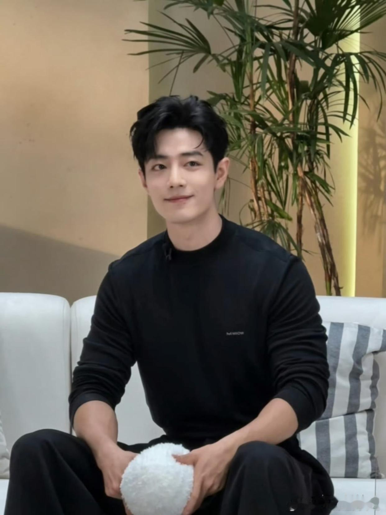 1.苗苗对郑恺过去的故事不感兴趣，她知道郑恺之前有多爱玩，想办法将他的过去彻底了