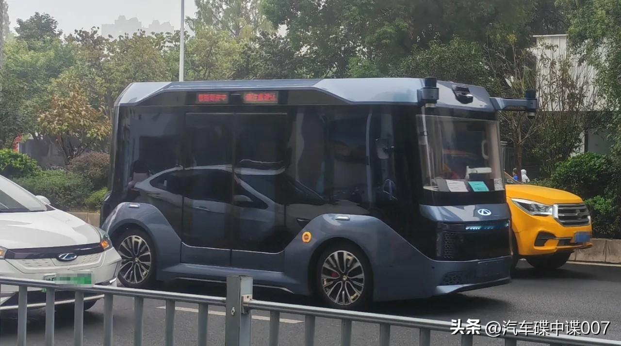 芜湖的科技感越来越强了，奇瑞无人驾驶电动巴士现身，芜湖首条“无人微巴”本月就要开