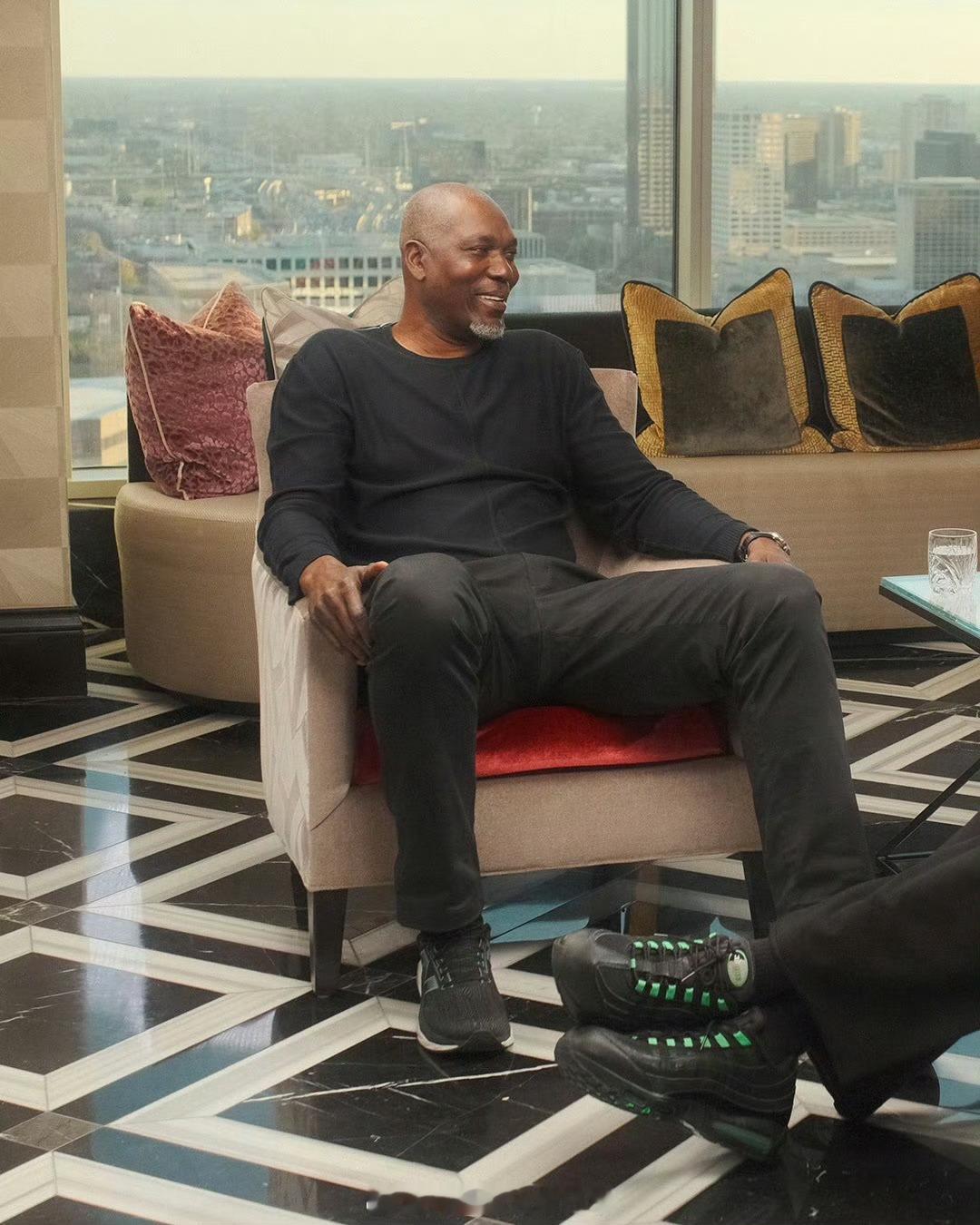 奥拉朱旺谈封盖技巧：“我最享受比赛中的这个部分。事实上，你知道，对于一个封盖者来