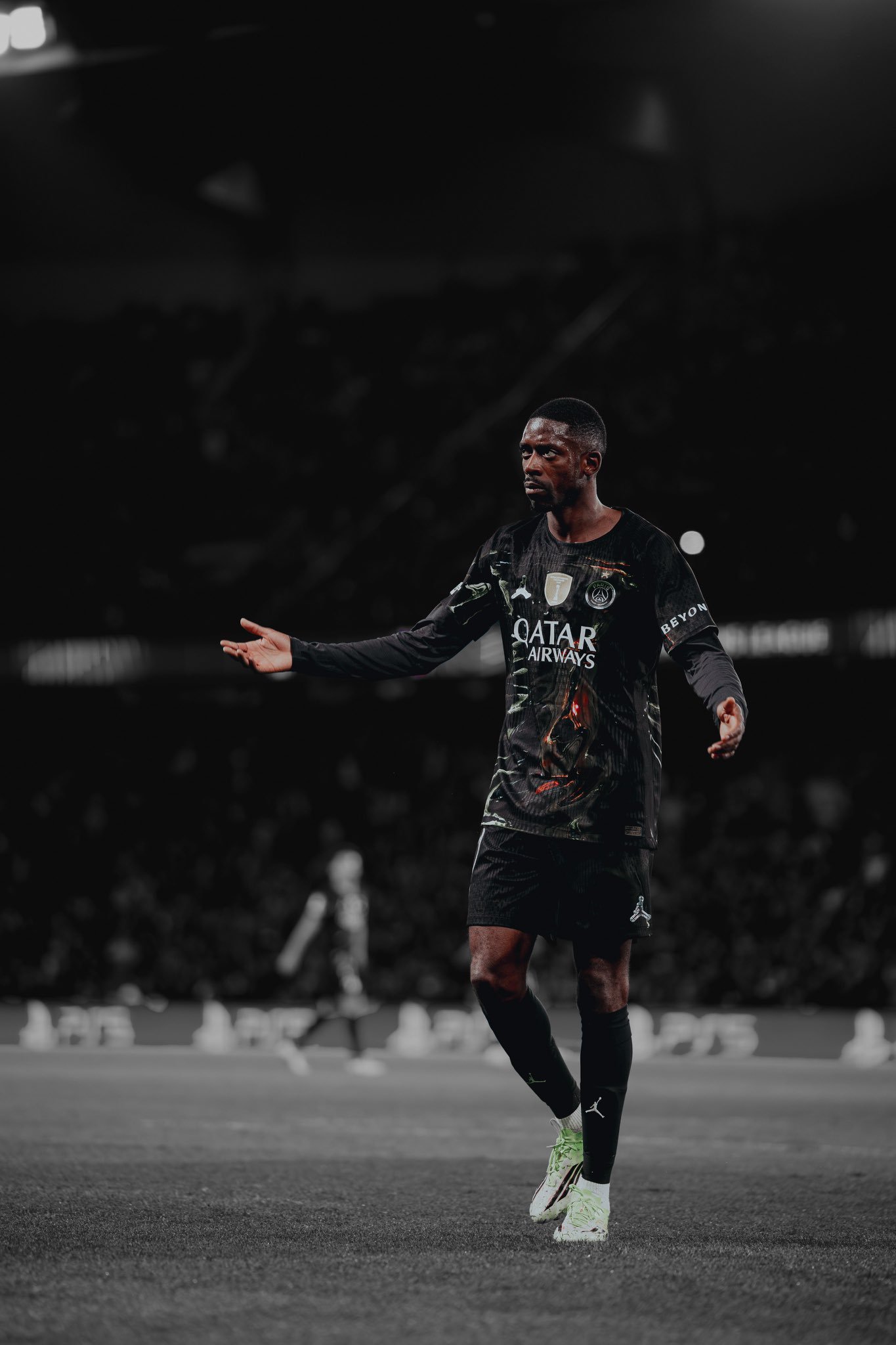 法国球迷俱乐部  🔴🔵✨ “我从未见过像登贝莱这样有天赋的球员！我认识梅西，