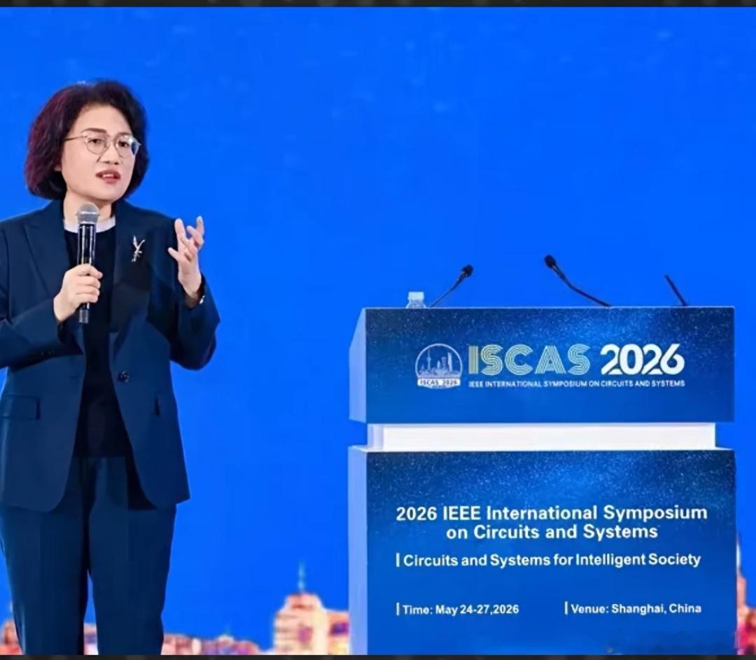 改变定律，翻天覆地。一张图，放大看，啥是韬定律？啥是摩尔定律？ 说得明明白白。不