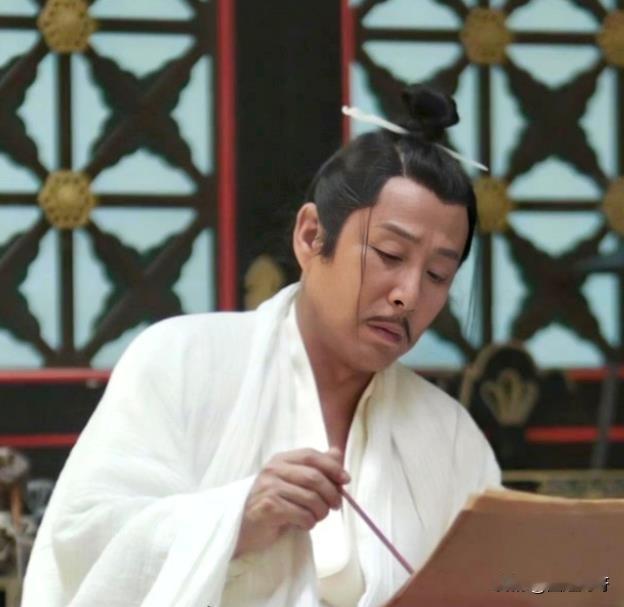 不是，就没人发现么？《庆余年》里每个人都有自己的名字，唯独“庆帝”一直没有大名。