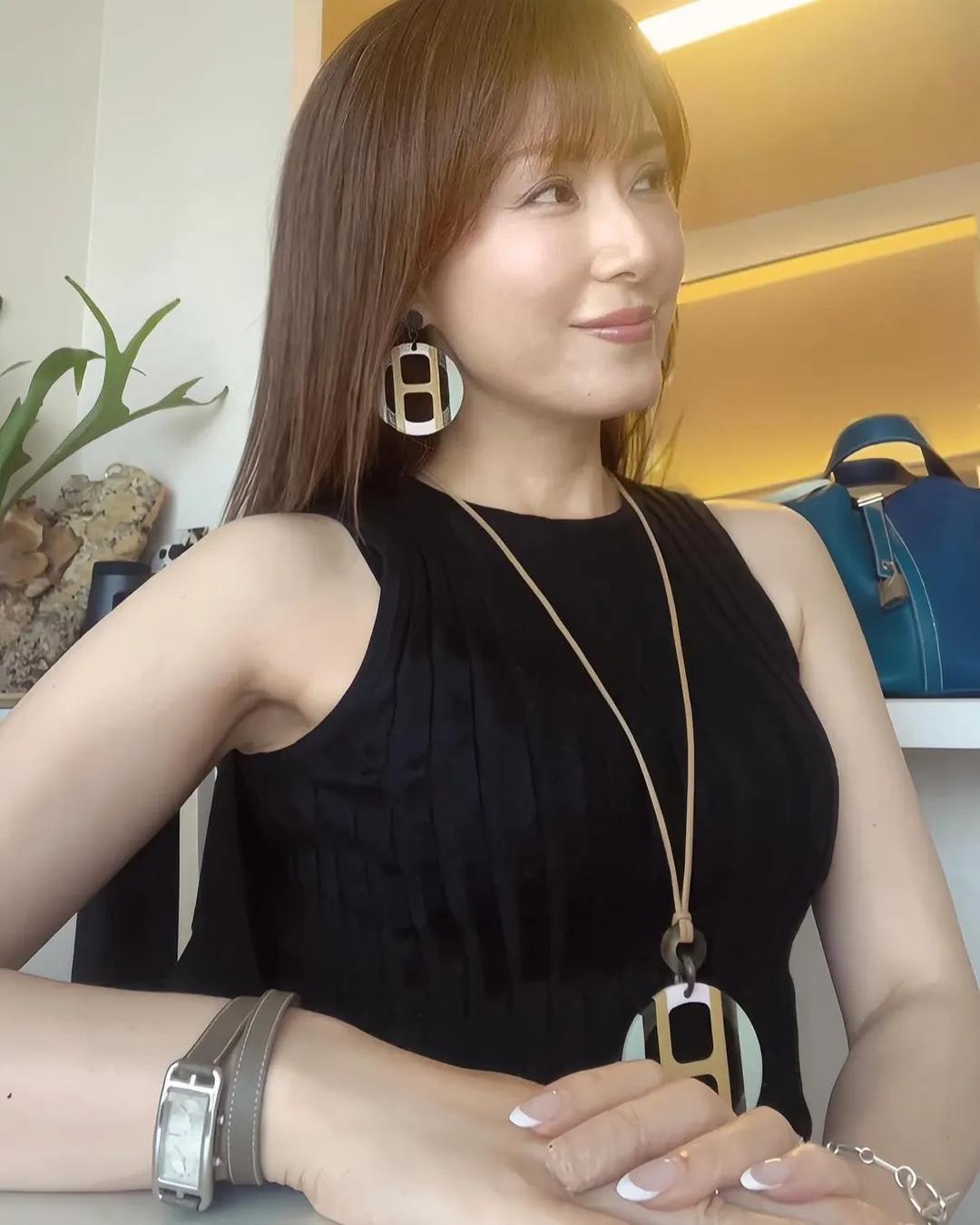 看看气质女神的穿着搭配吧