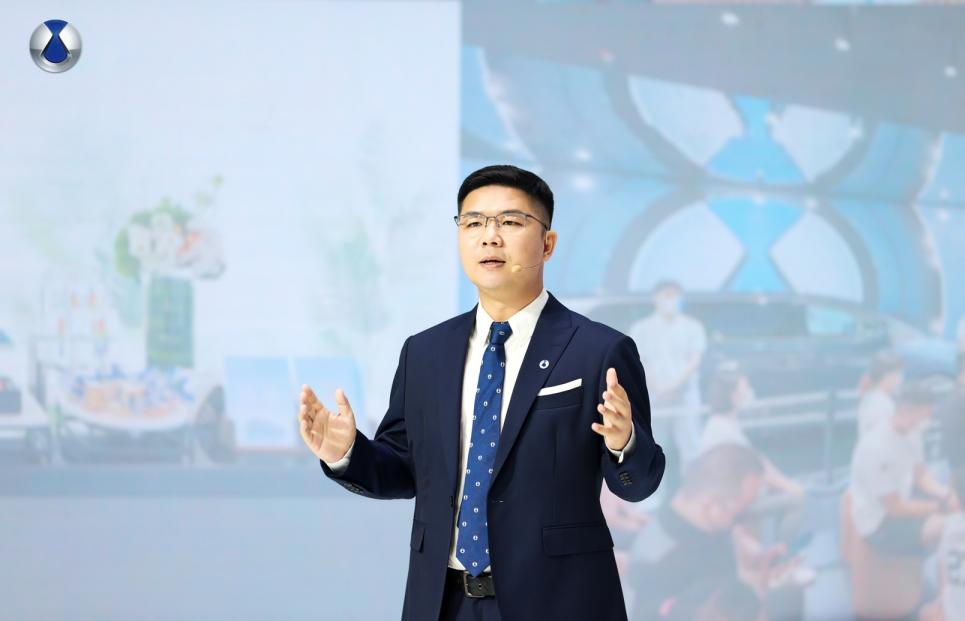 车企圈又爆职场大瓜——比亚迪老将赵长江，挥别待了16年的老东家，据传要去智己“挑