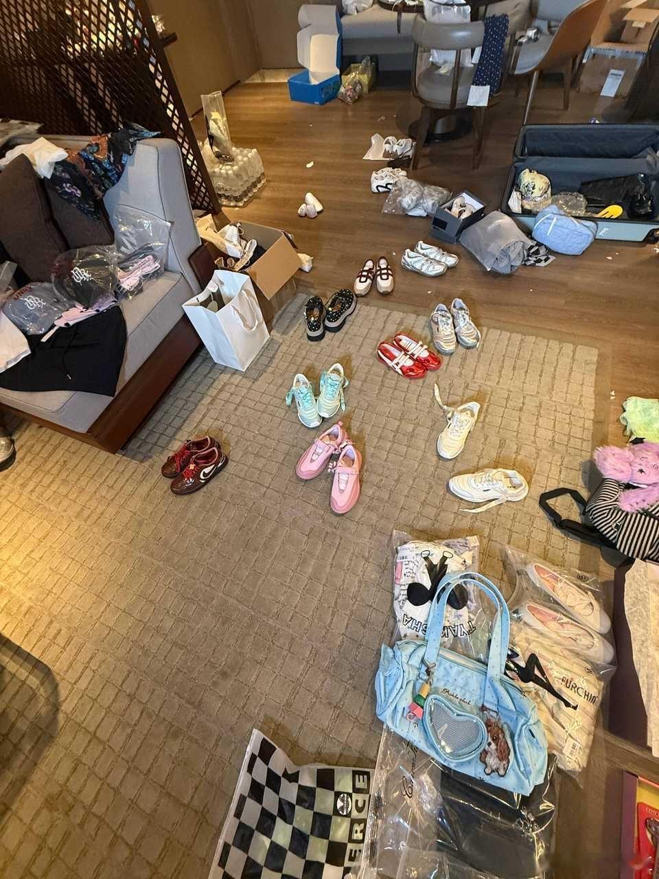 笑死了终于知道阿姨为啥干不过两个月了 