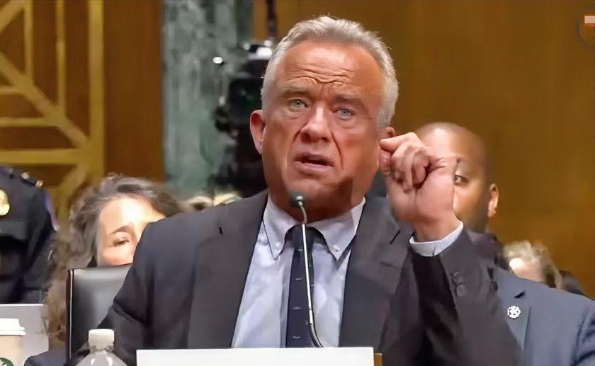 美国卫生与公共服务部长小罗伯特·肯尼迪当地时间4月22日在听证会上表示：“特朗普