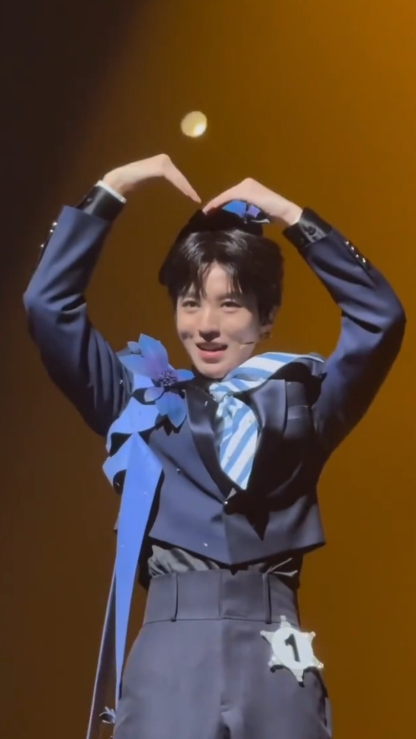 王俊凯爆炸头被王俊凯表白了怎么办？要不要答应交往王俊凯