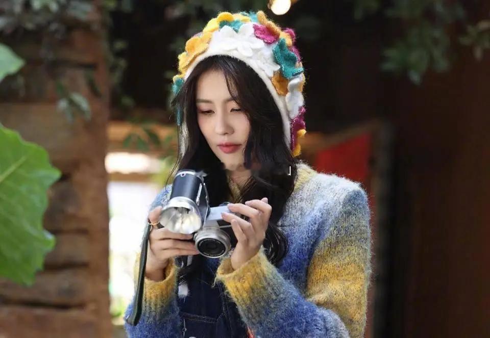 郑恺、李晨在视频平台“不感兴趣”的名单里挂了4年，白鹿一句“老人家”才撕开这块遮