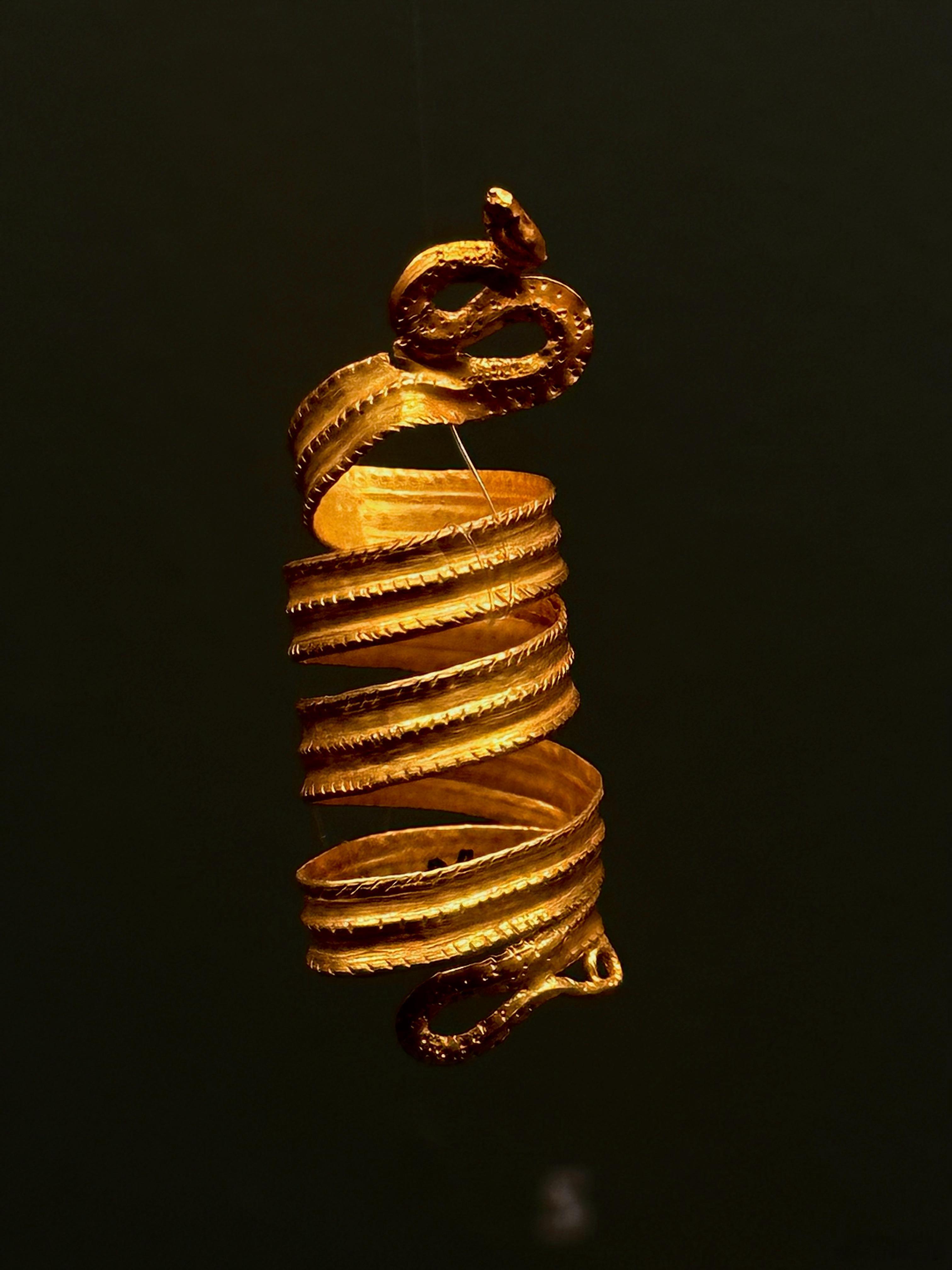 昨天看了贝纳基博物馆的新展览《黄金艺术：希腊化时期的珠宝》。在希腊化时期，珠宝制