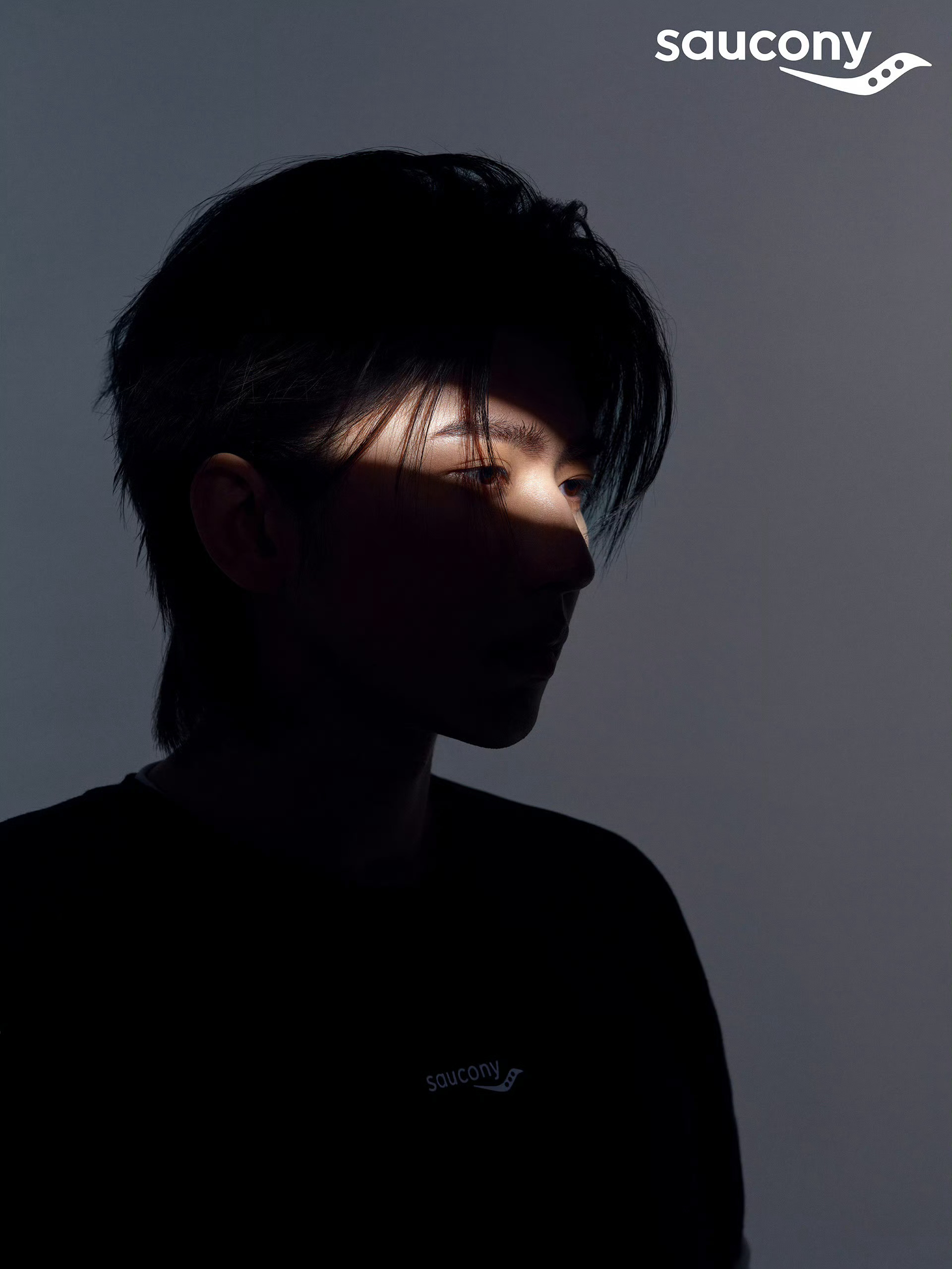 蔡徐坤 in Saucony 👟 新商务合约预告，运动系质感风 coming 