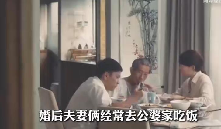 炸了！年薪45万的男人，被全家骂“啃老”。妻子当街撕碎离婚协议，冷笑甩出一句：“