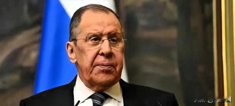 惊现“内鬼”！

克里姆林宫挖出潜伏内鬼。

此人名为奥列格•斯莫连科夫，在俄罗