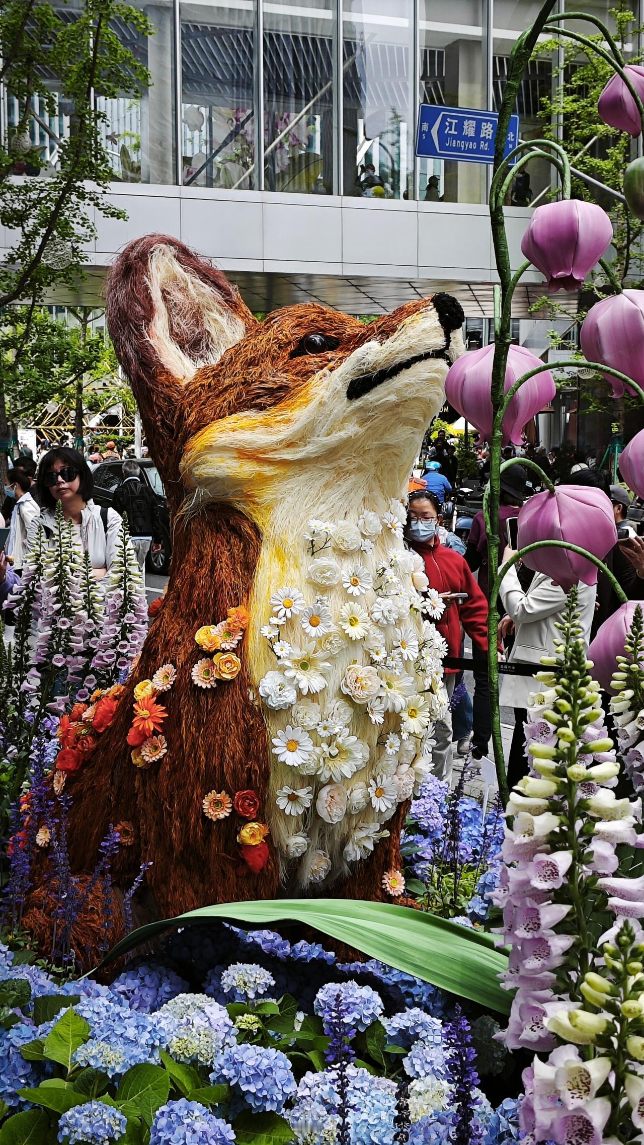 周一早盘点评：创业板高位遇阻，稳健派只抛不买，坚守创新药静待拉升
 
周一早盘A