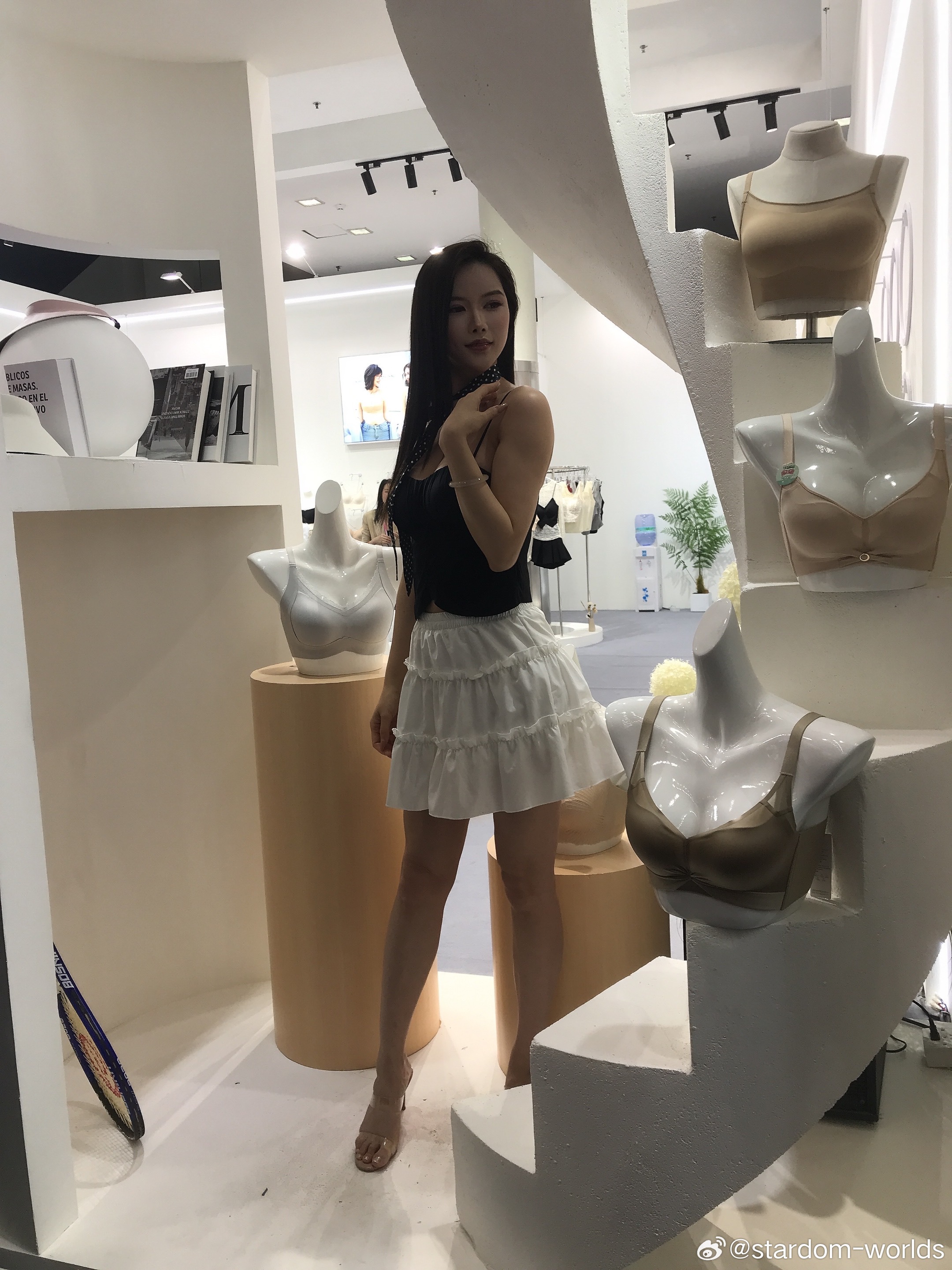 模特 siuf 2026深圳内衣展 3.26 