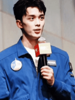 吴磊ted式演讲📖一场治愈人心的思想分享，吴磊带着旅途沉淀的思考娓娓诉说，松弛