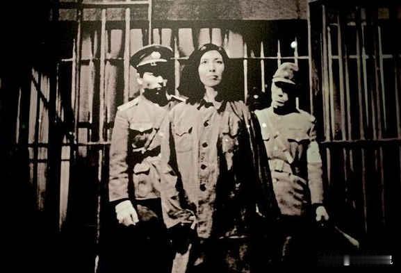 “巾帼英雄”赵一曼，是抗战中军职最高的女将。其独生子却在1982年自缢而亡，死前