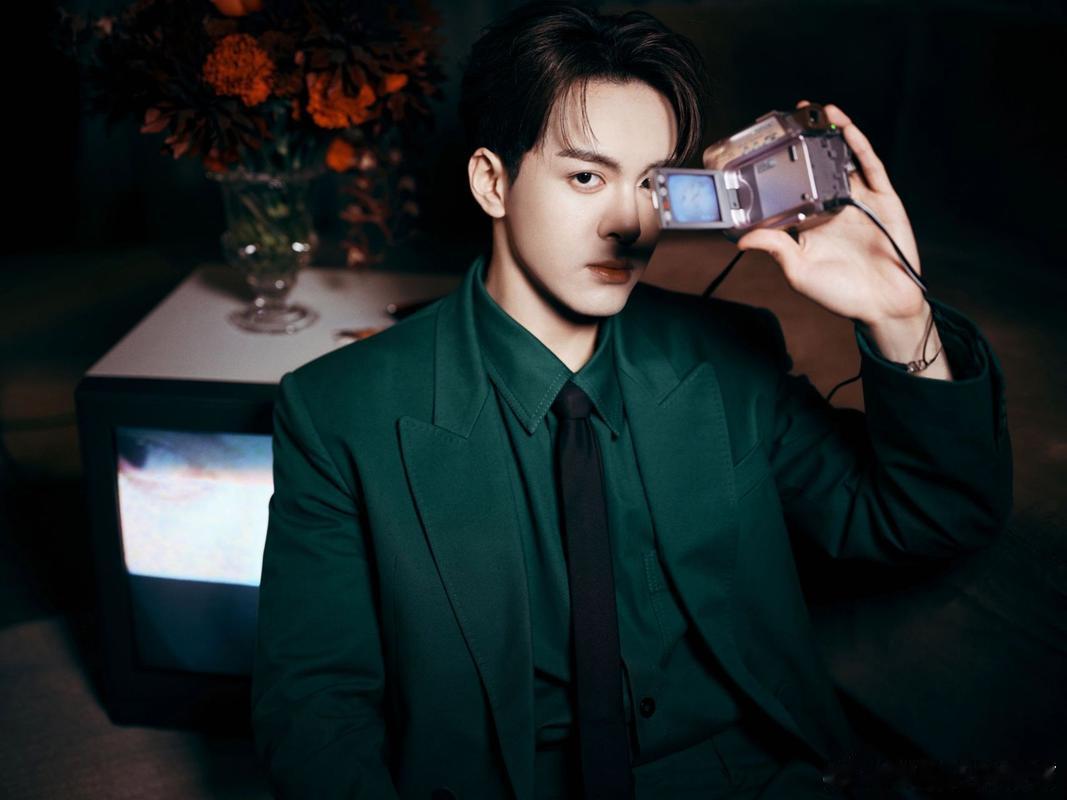 曾舜晞有那么一瞬间想回去继承家业曾舜晞这想法也太真实了！ ​​​