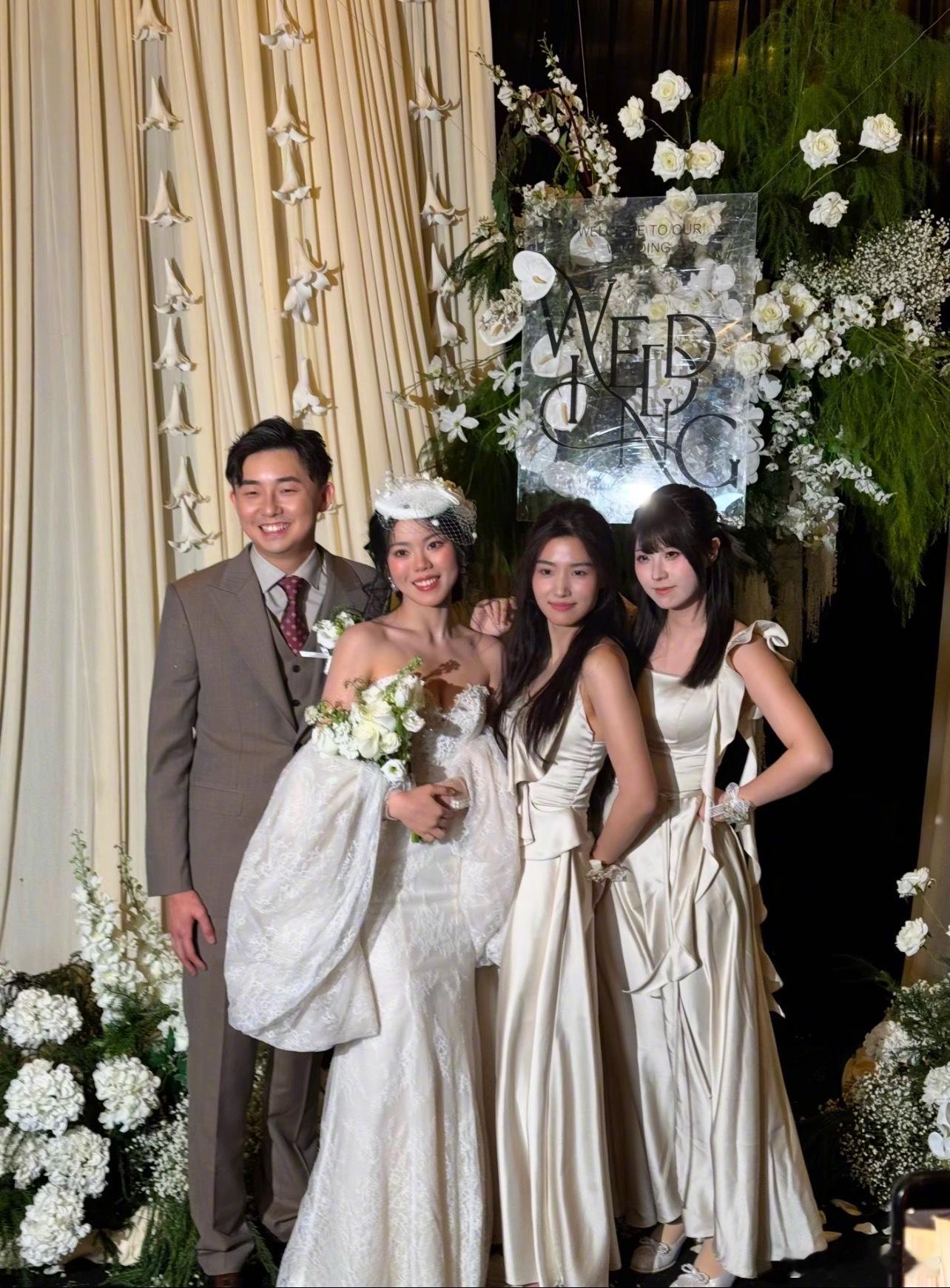 在小红薯刷到卢昱晓给朋友当伴娘 