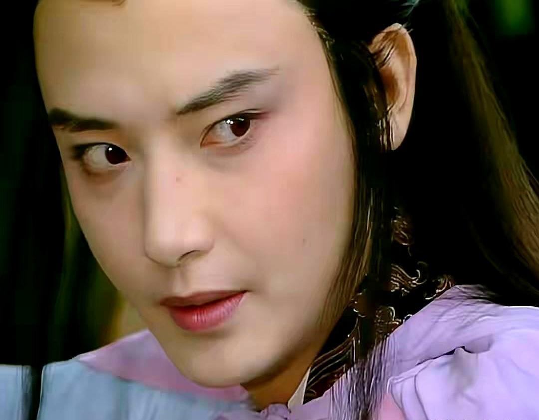 87版贾琏高宏亮，柳湘莲侯长荣，一个贵气里带浪，一个英气里含情，直接封神。
 