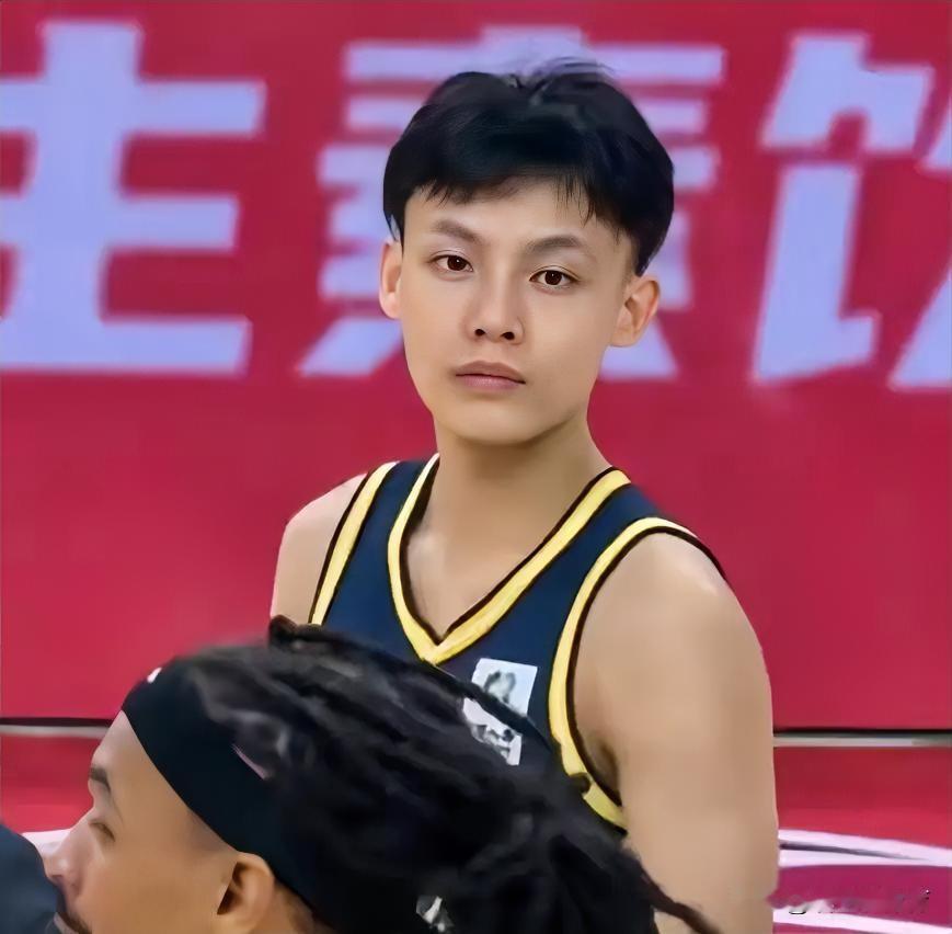 徐杰没去国家男篮报到？顶薪，转会，交易，杰师傅一句话回复球迷，表明态度。
5月2