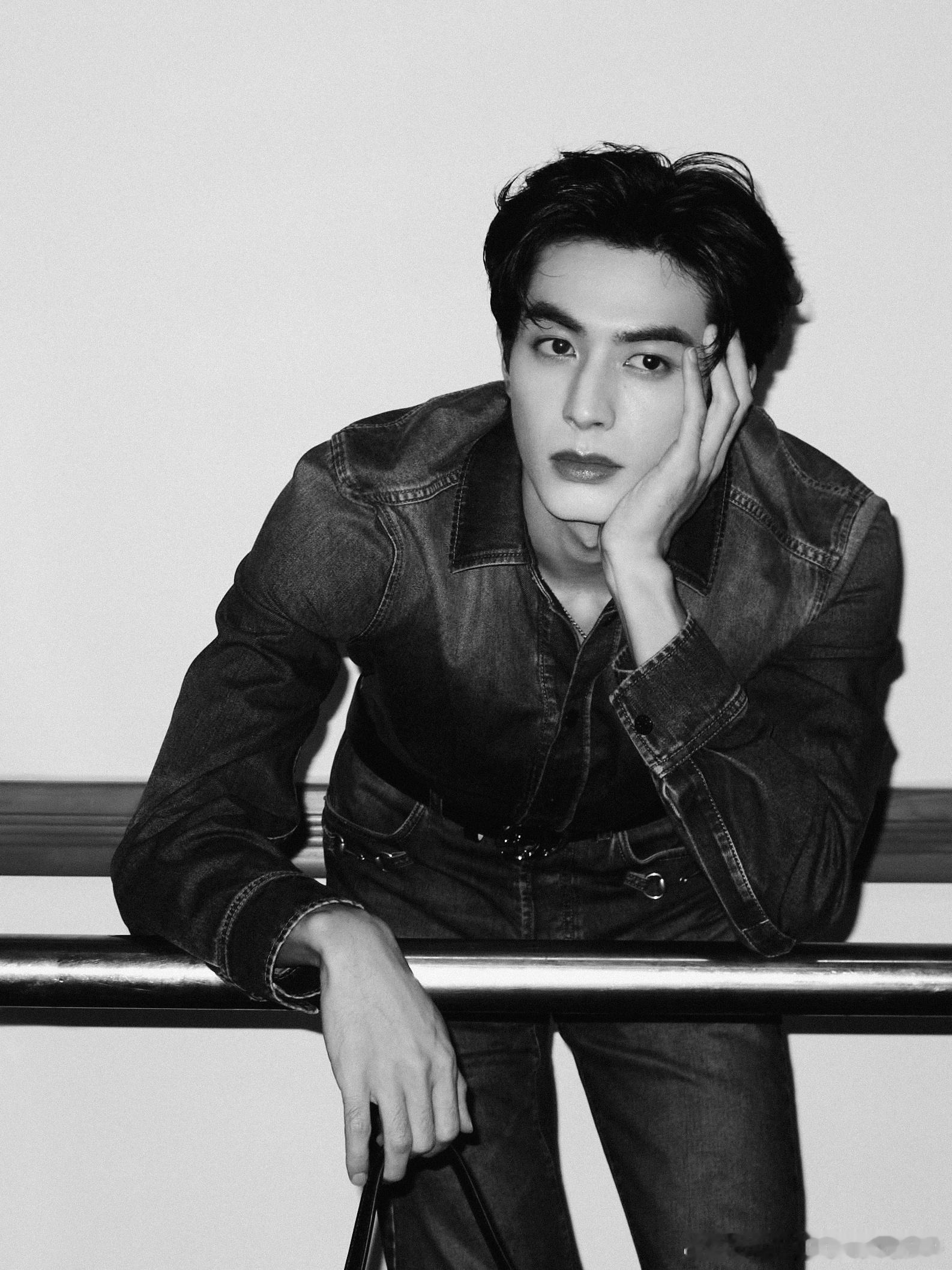 宋威龙今天奢牌活动造型出图，权威！ 