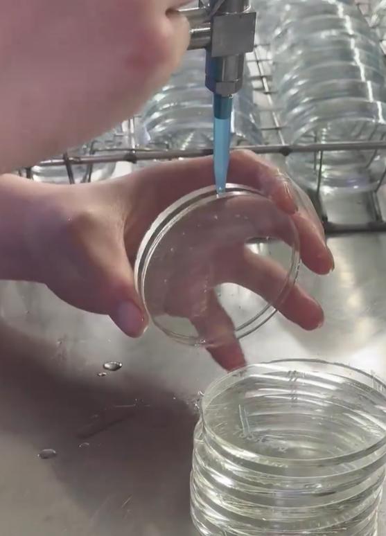 315实锤！你花799配的眼镜，出厂价居然才15块钱😭
别不信！这不是夸张，是