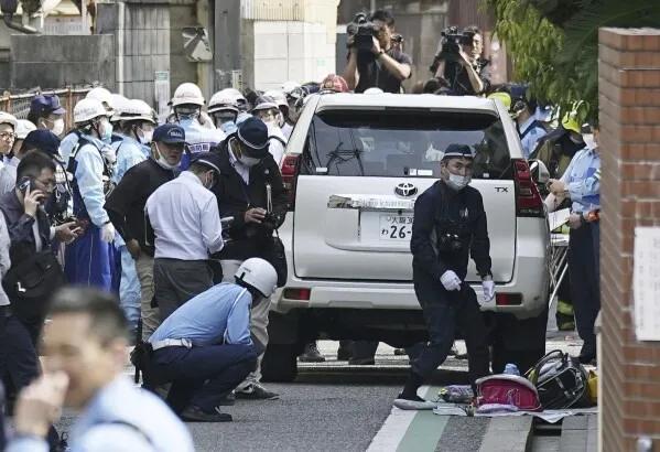 日本男子故意冲撞7名儿童，震惊全日本

大阪一名 28 岁的男子驾车冲撞一群步行