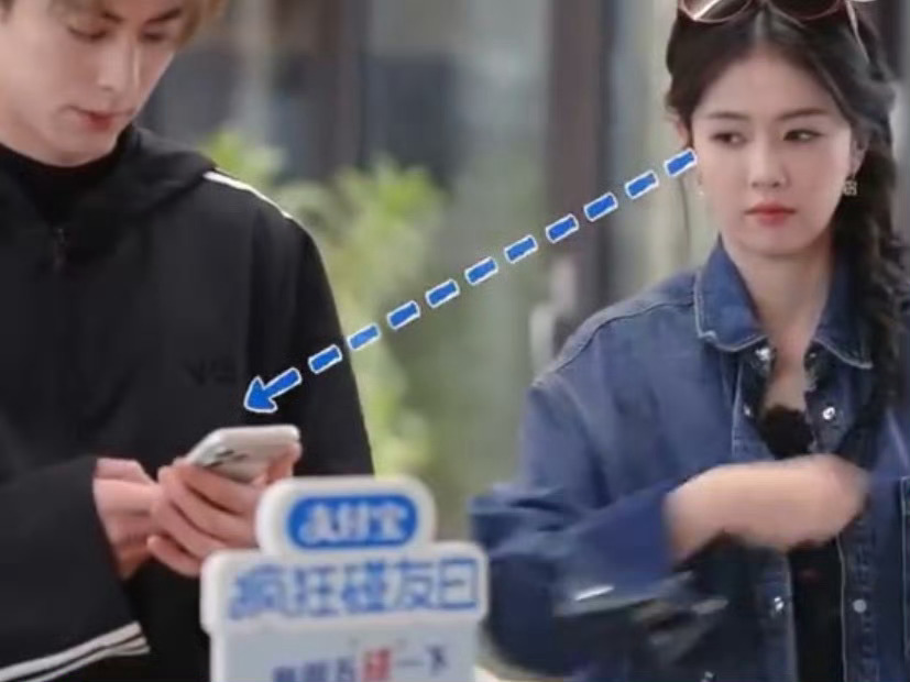 这个白鹿很爱老己了白鹿这波对自己的爱简直溢出屏幕啦!在《亲爱的客栈》里，手机壁纸