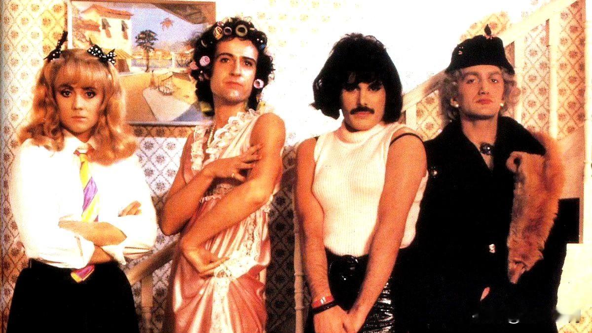 一张传奇乐队皇后乐队的照片在俄罗斯被视为“LGBT宣传材料”。
俄罗斯一家法院对