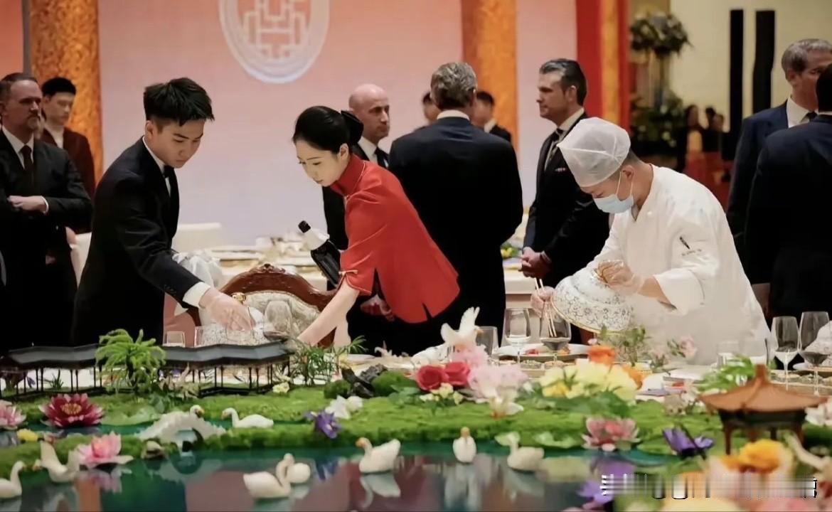 这次中美晚宴，一眼就看出了什么叫“面子给足，底子不交”！中美晚宴看清大国博弈：面