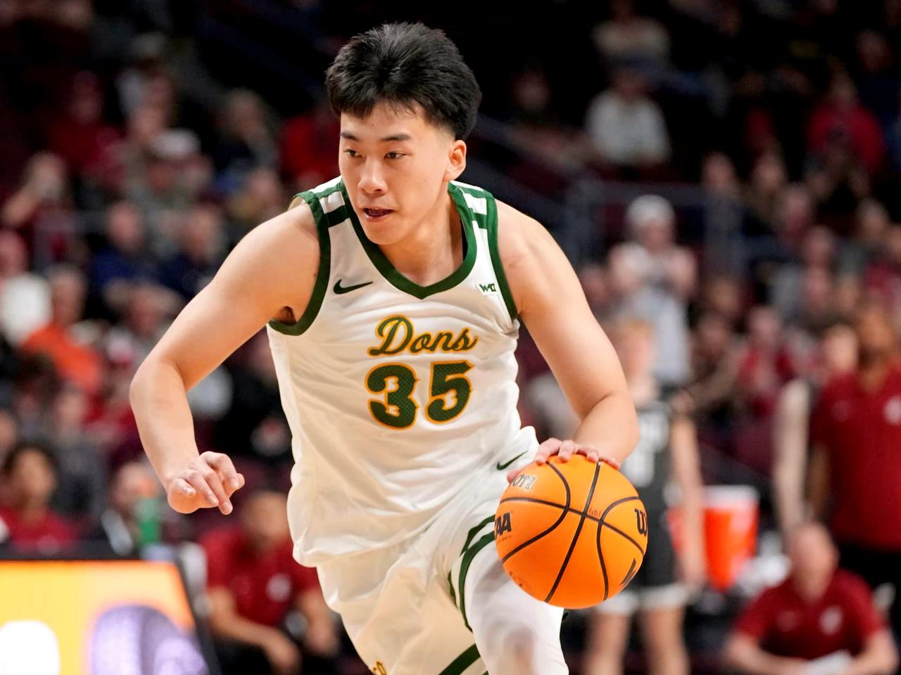 又争光了，王俊杰首发登场，效率惊人

在今天进行的一场NCAA联赛中，王俊杰继续