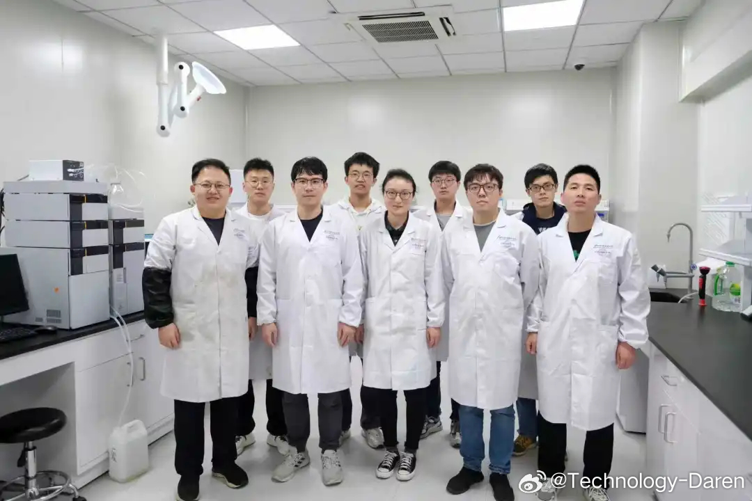 我国科学家破解芳香胺百年应用难题 [鲜花]日前，国际顶尖期刊《Nature》发表